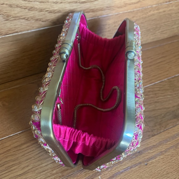 Purse/Clutch - Picture 3 of 9